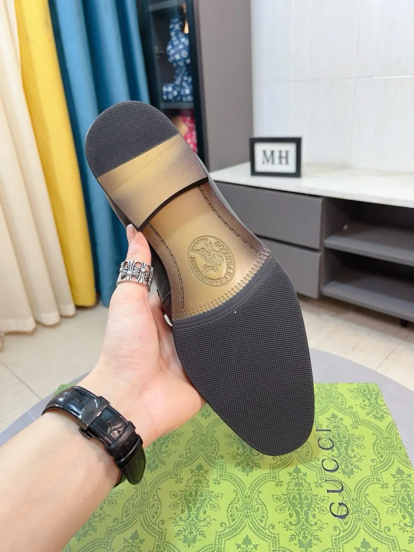 Men's shoes 💰500🌹🌹[GUCCI Gucci] A new style of formal men's leather shoes is coming ~ The original quality upper is made of Italian cowhide➕The leather is soft and delicate, comfortable and soft. The top layer of genuine leather, rubber wear-resistant outsole, the shoe shape is dignified and domineering, and the luxury charm is not concealed! The natural and free nouveau riche leads the trend. Code number: 38-44